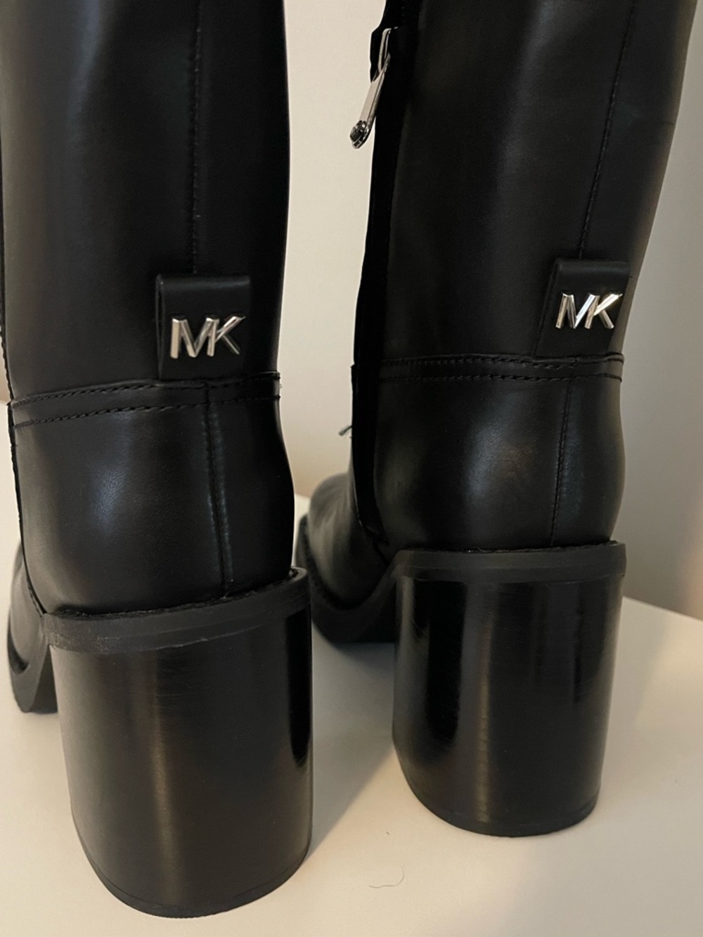 Michael Kors Leather Women's Black Knee-High Block Heel Boots 8.5 - Picture 2 of 8